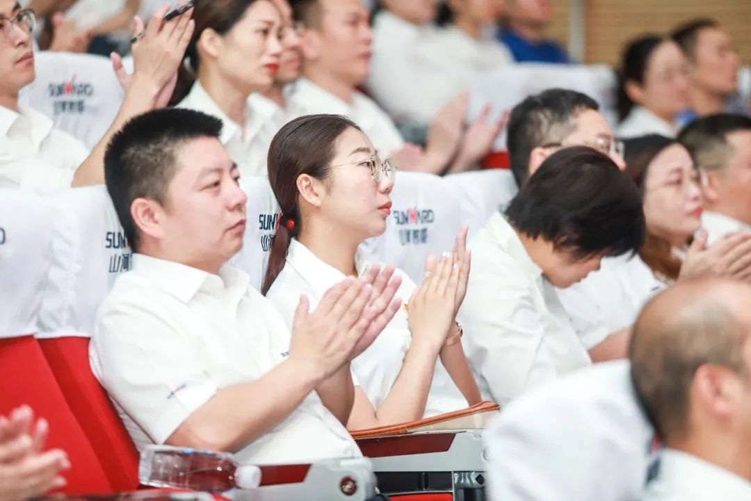 山河智能黨委集中收看慶祝中國(guó)共產(chǎn)黨成立100周年大會(huì)現(xiàn)場(chǎng)直播